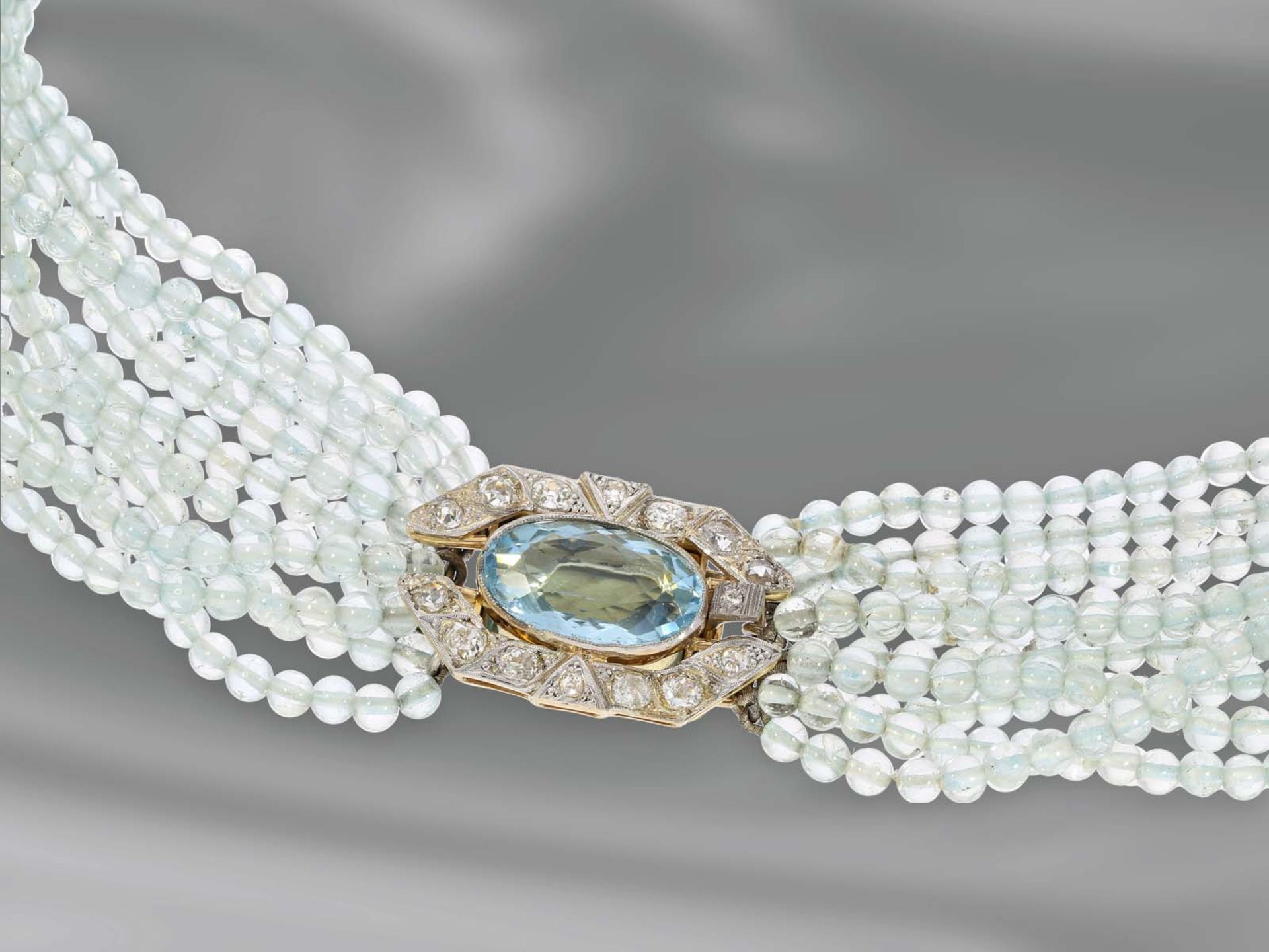 Kette/Collier: sehr ausgefallenes mehrreihiges Aquamarincollier mit hochwertiger Diamantschließe,