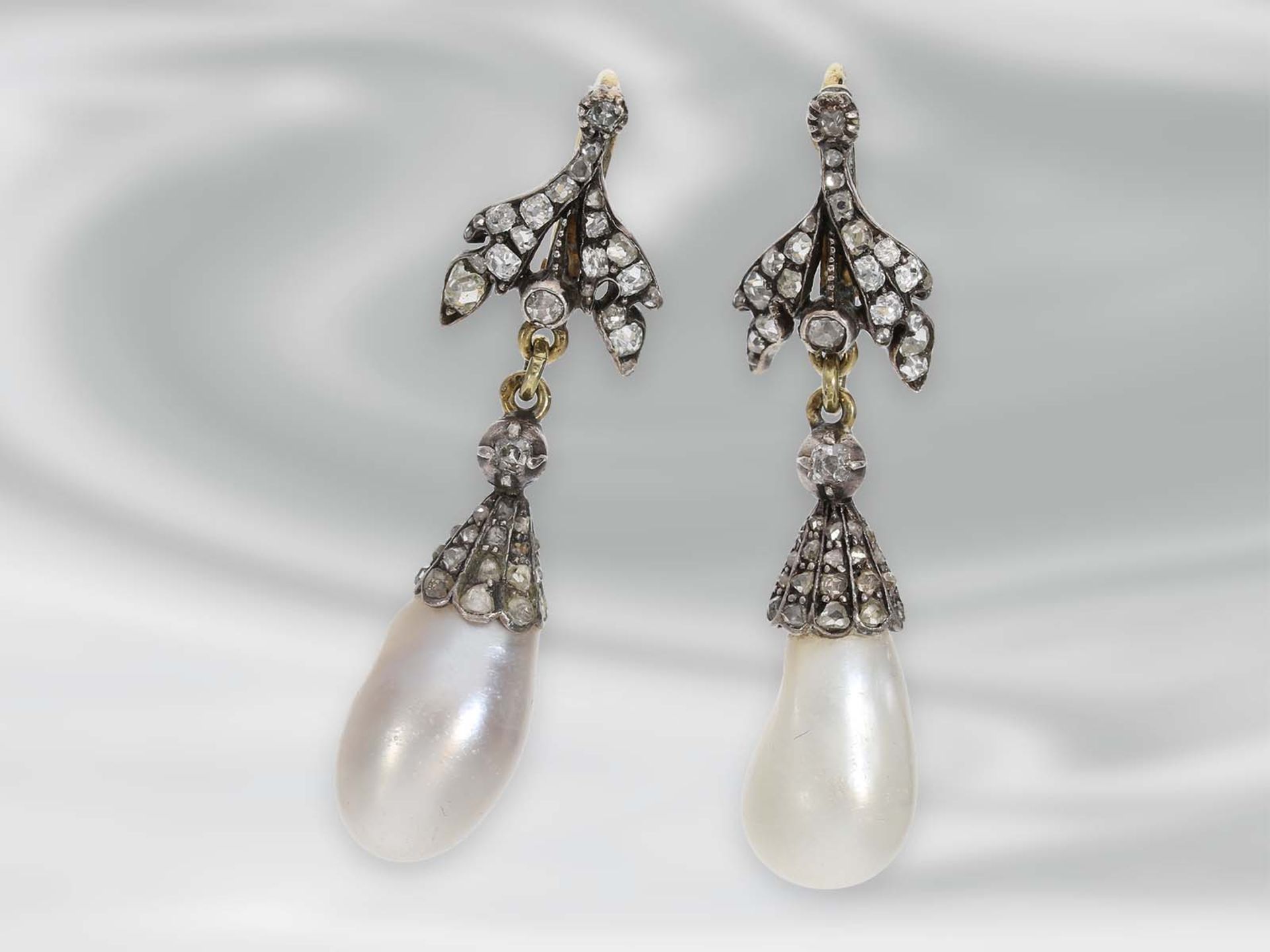 Ohrschmuck: exquisite antike Diamant-Ohrhänger mit äußerst wertvollen und seltenen großen