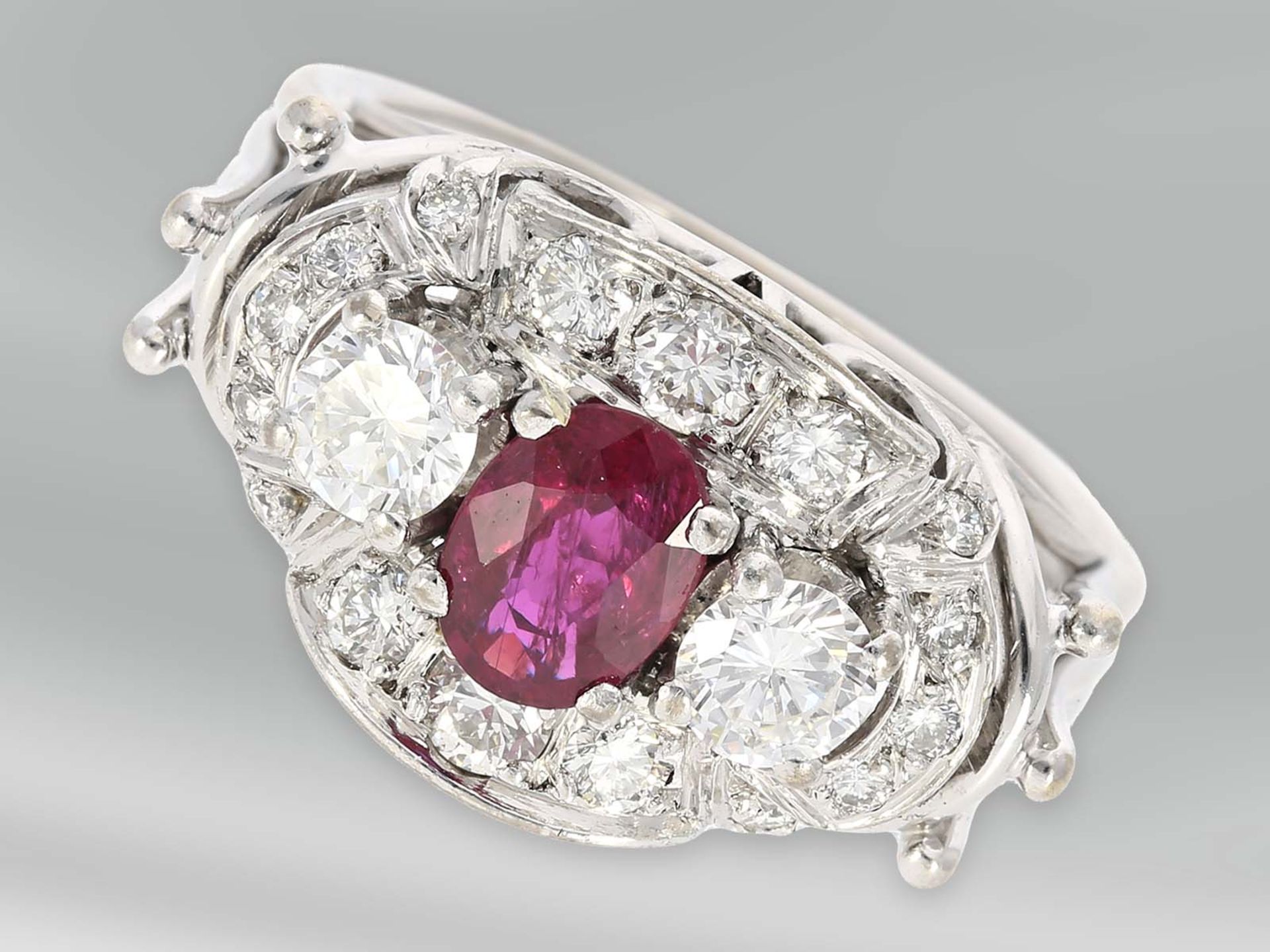 Ring: äußerst aufwändig und sehr geschmackvoll gestalteter vintage Rubin/Brillant- - Image 4 of 4