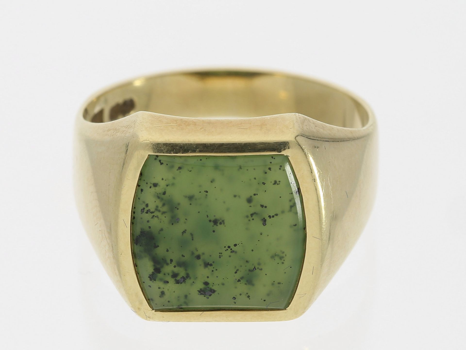 Ring: goldener vintage Herren-Siegelring mit grünem FarbsteinCa. Ø20mm, RG63, ca. 7,4g, 14K Gold,