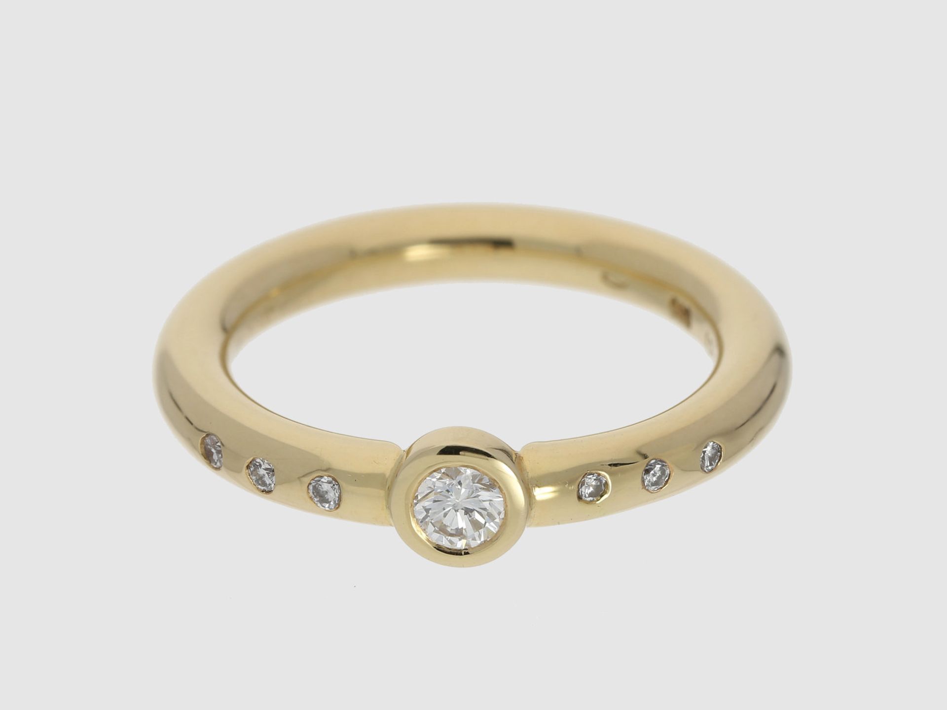 Ring: goldener moderner Brillantring, 0,21ct Brillanten, neuwertig mit Etikett, NP 990€Ca. Ø17mm,