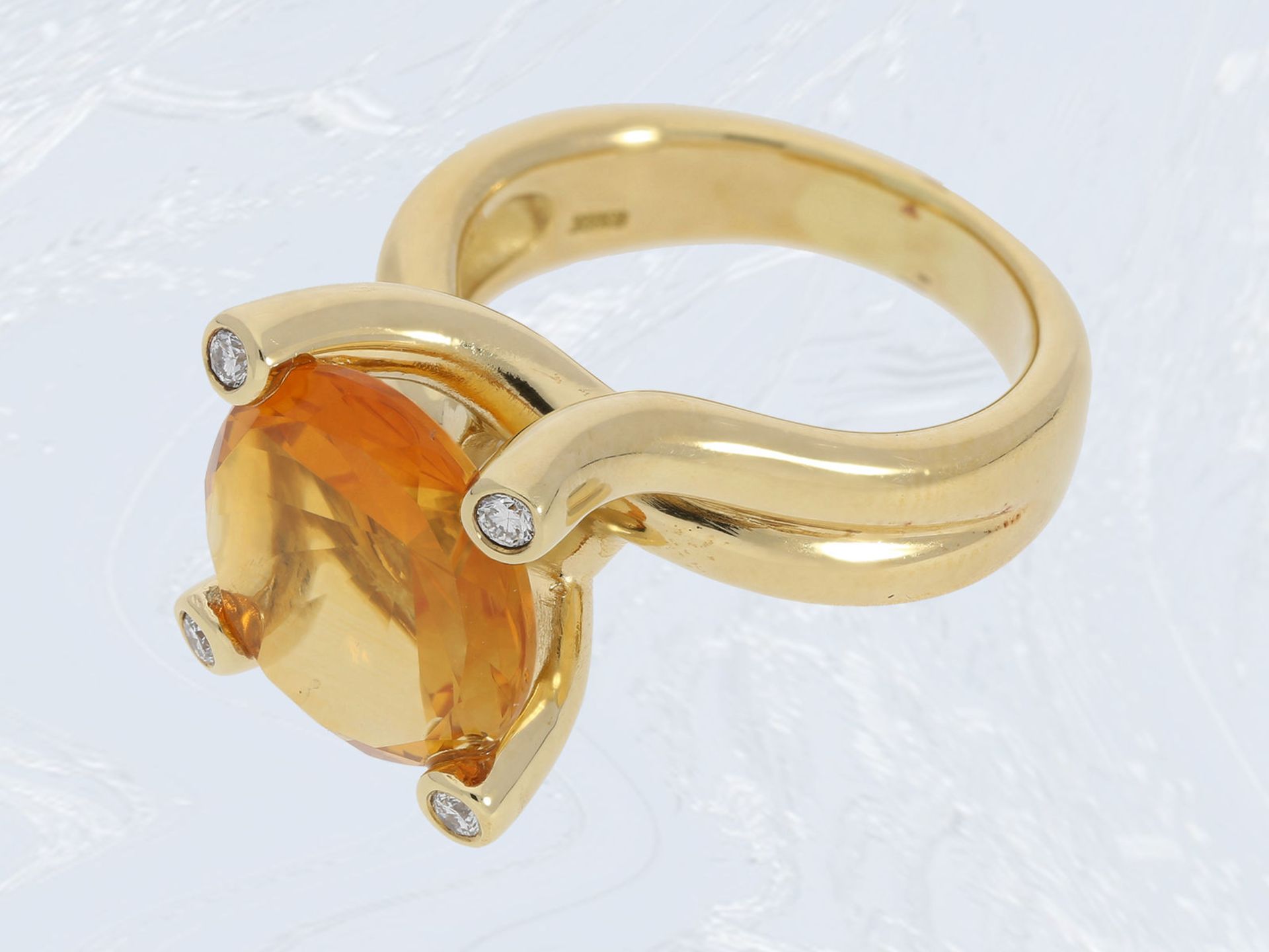 Ring: interessant gefertigter vintage Goldschmiedering mit Citrin- sowie Brillantbesatz, 18K GoldCa. - Bild 3 aus 3