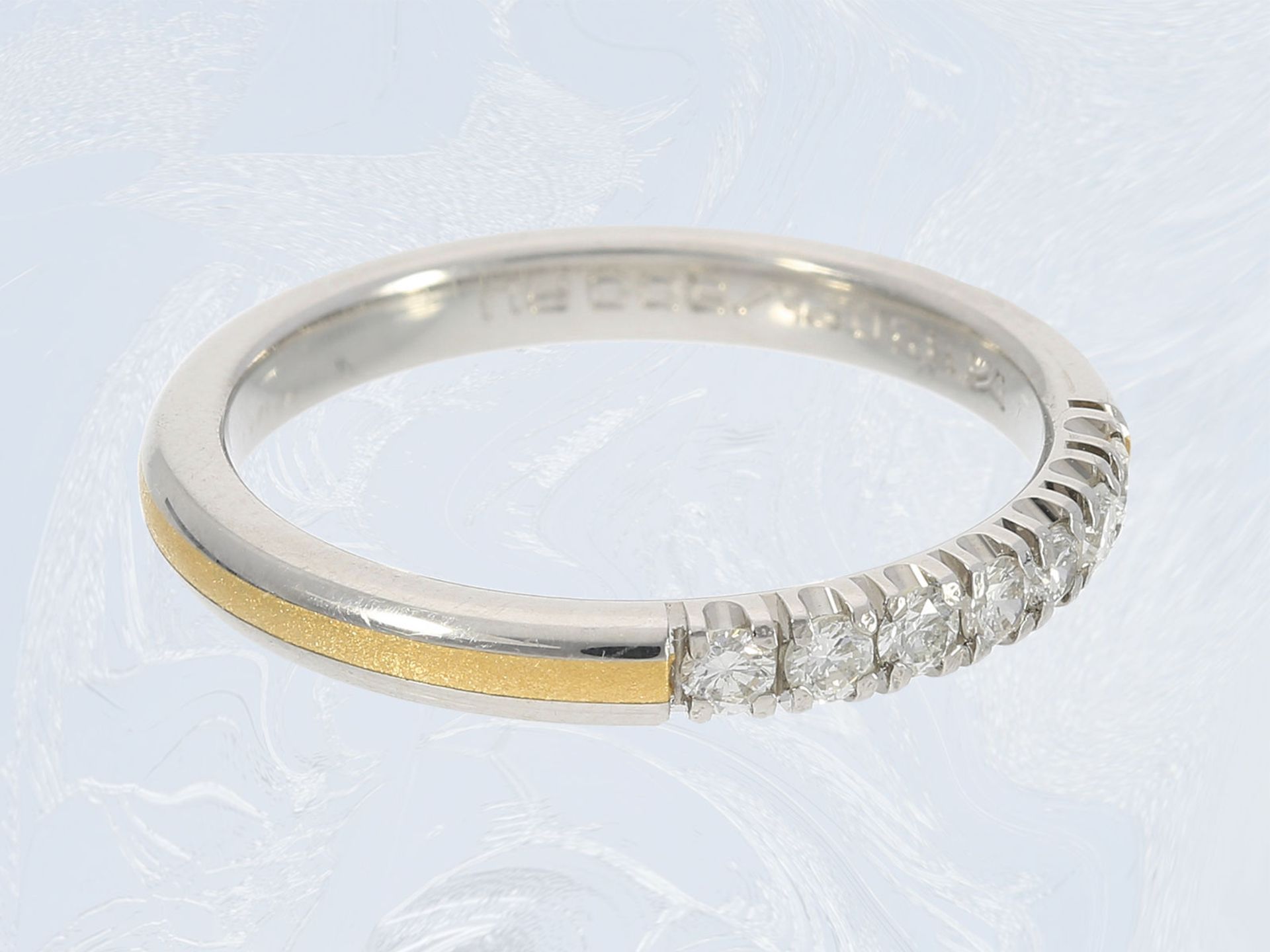 Ring: zierlicher Platinring mit Brillanten, neuwertig, NP ca. 2.200€Ca. Ø16,5mm, RG52, ca. 4,4g, - Bild 2 aus 2