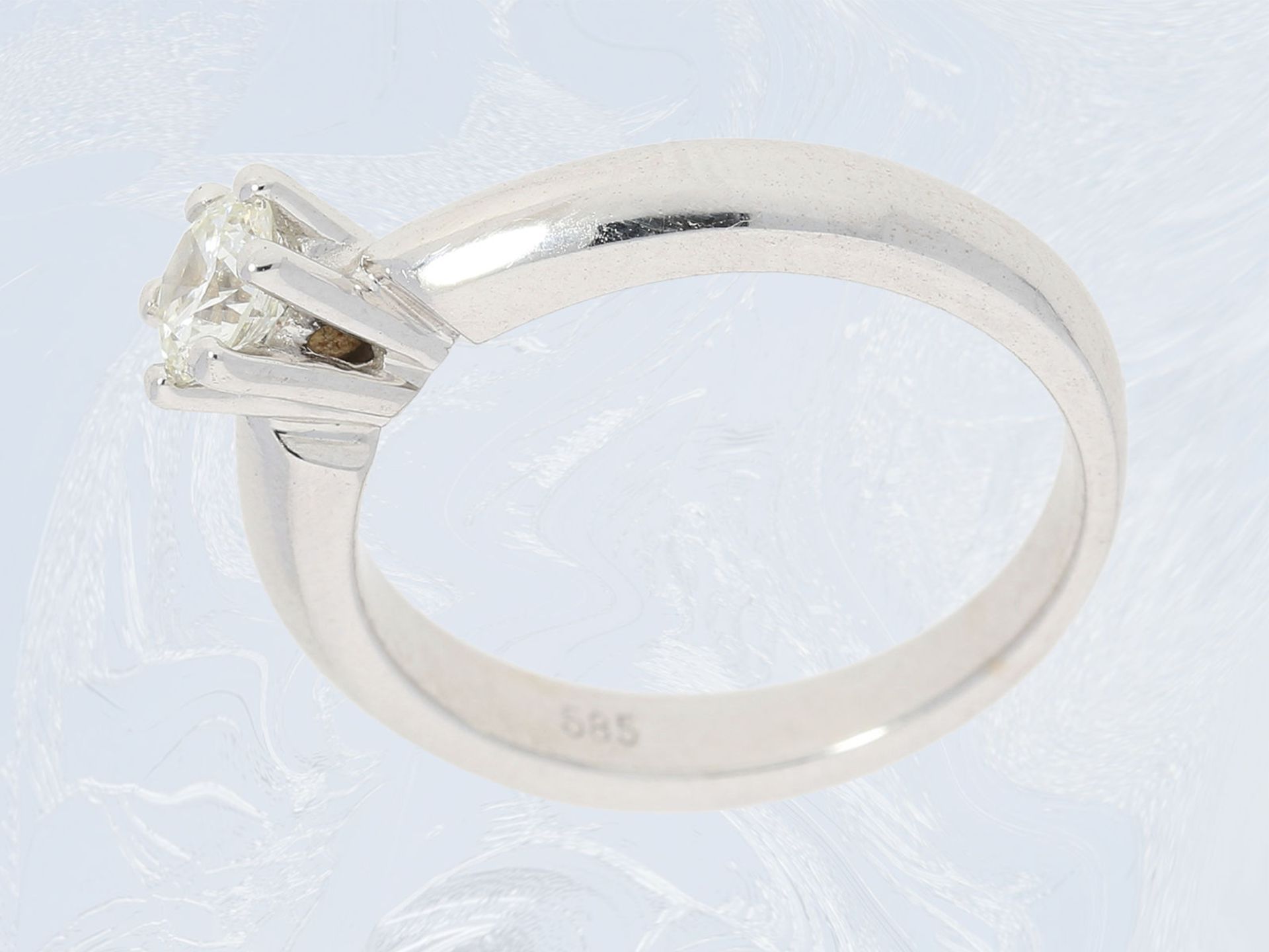 Ring: neuwertiger Solitär/Brillant-Ring von Christ, 0,3ct, Kindergröße/TeenagergrößeCa. Ø15mm, - Bild 3 aus 3