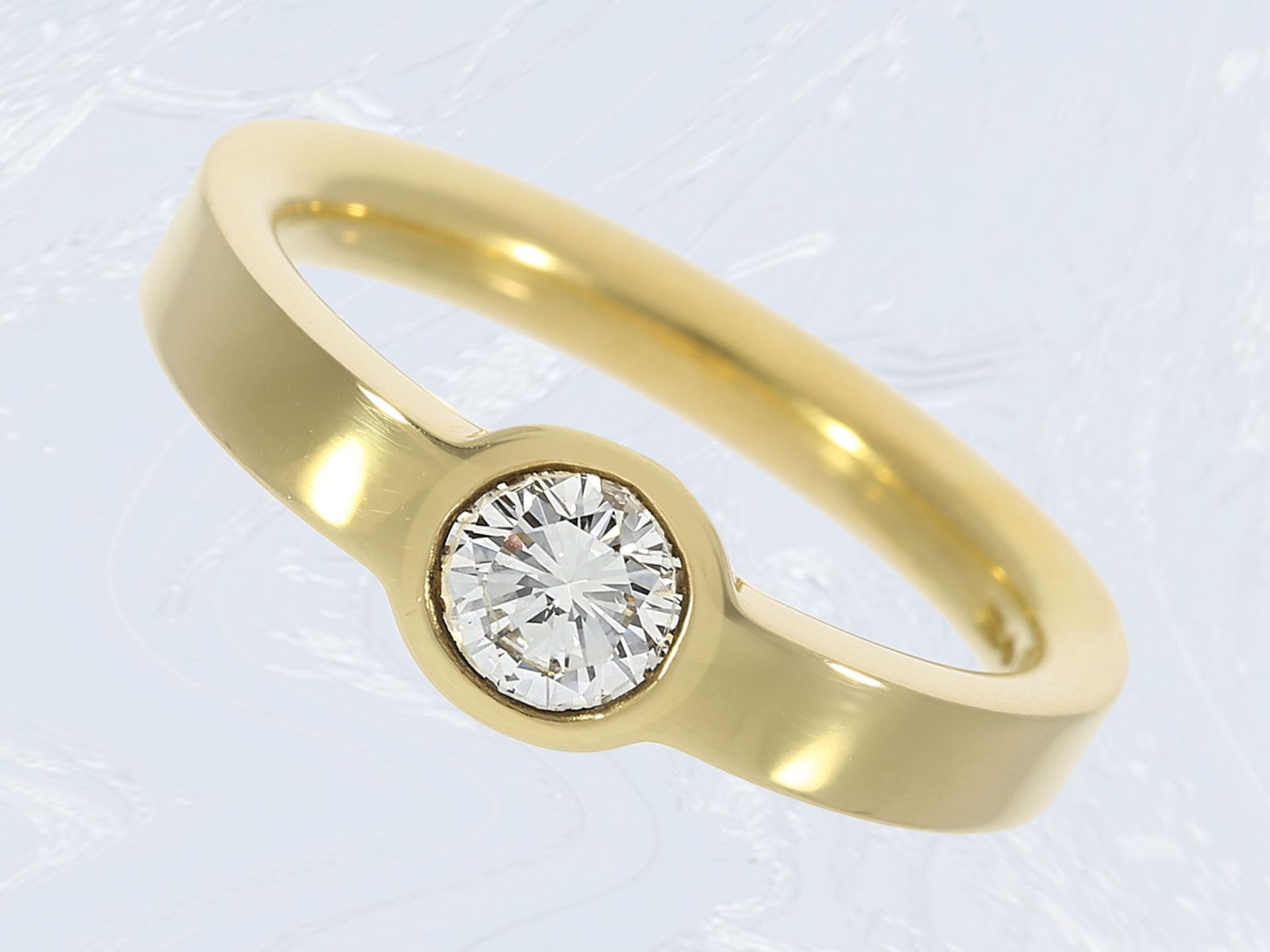 Ring: Designer-Solitär-/Brillantring, ca. 0,46ct, 18K Gelbgold, Manufaktur Niessing, NP ca. 3150,-€