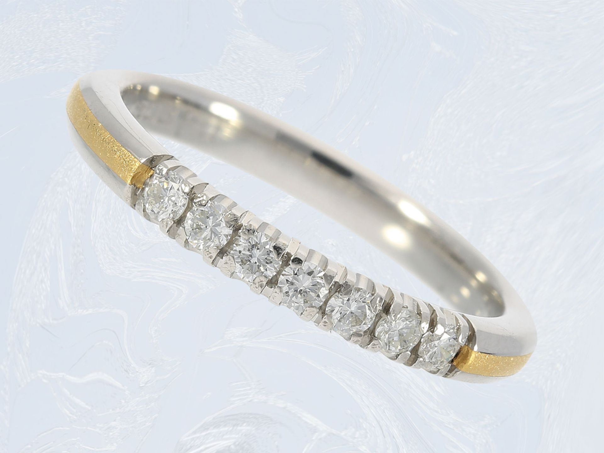 Ring: zierlicher Platinring mit Brillanten, neuwertig, NP ca. 2.200€Ca. Ø16,5mm, RG52, ca. 4,4g,