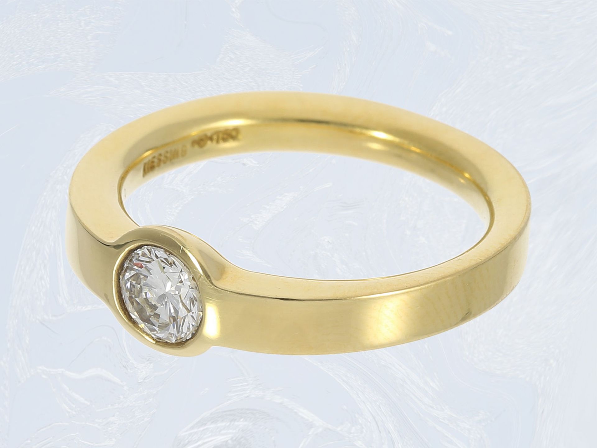 Ring: Designer-Solitär-/Brillantring, ca. 0,46ct, 18K Gelbgold, Manufaktur Niessing, NP ca. 3150,-€ - Bild 2 aus 2