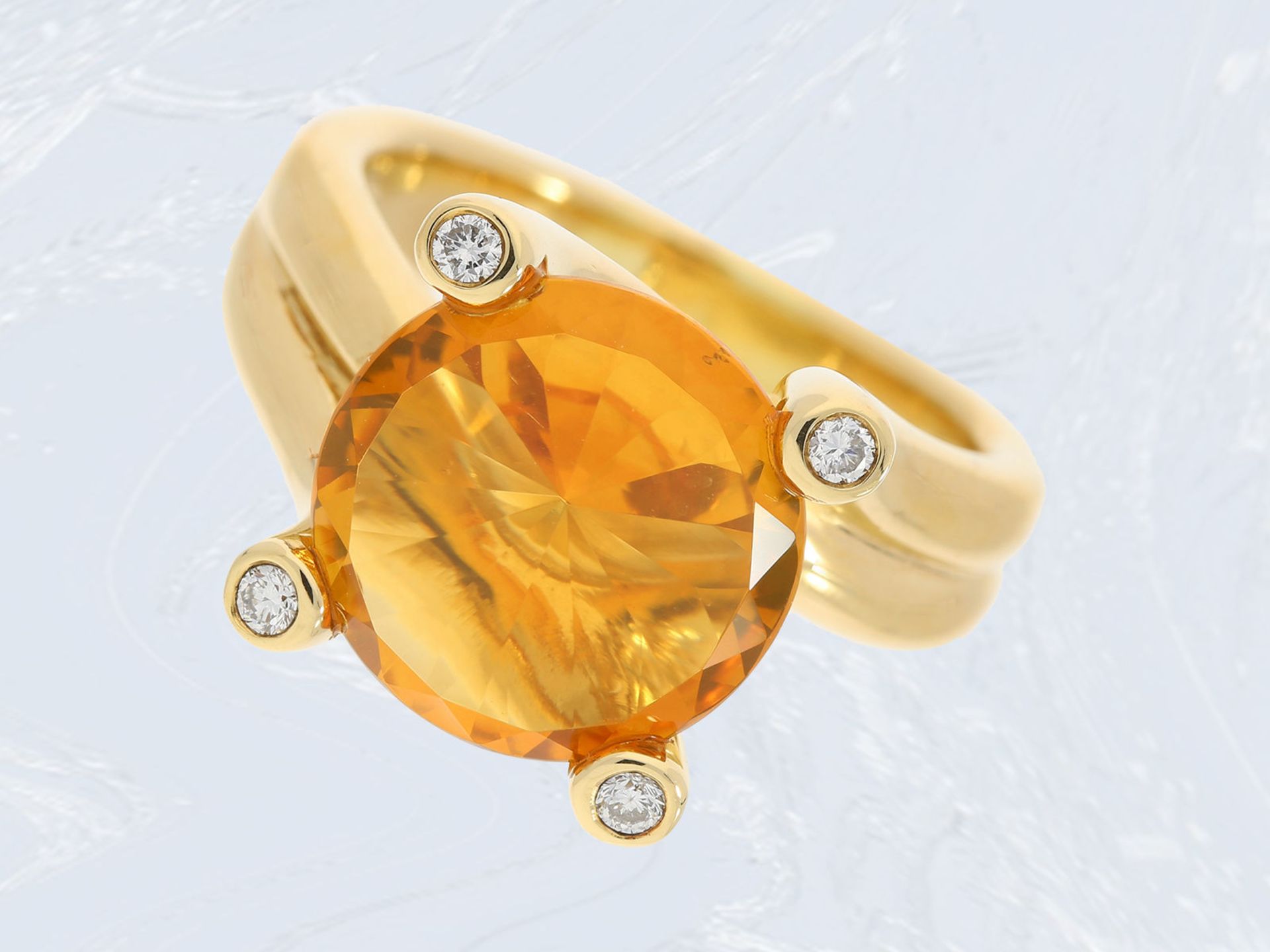 Ring: interessant gefertigter vintage Goldschmiedering mit Citrin- sowie Brillantbesatz, 18K GoldCa.