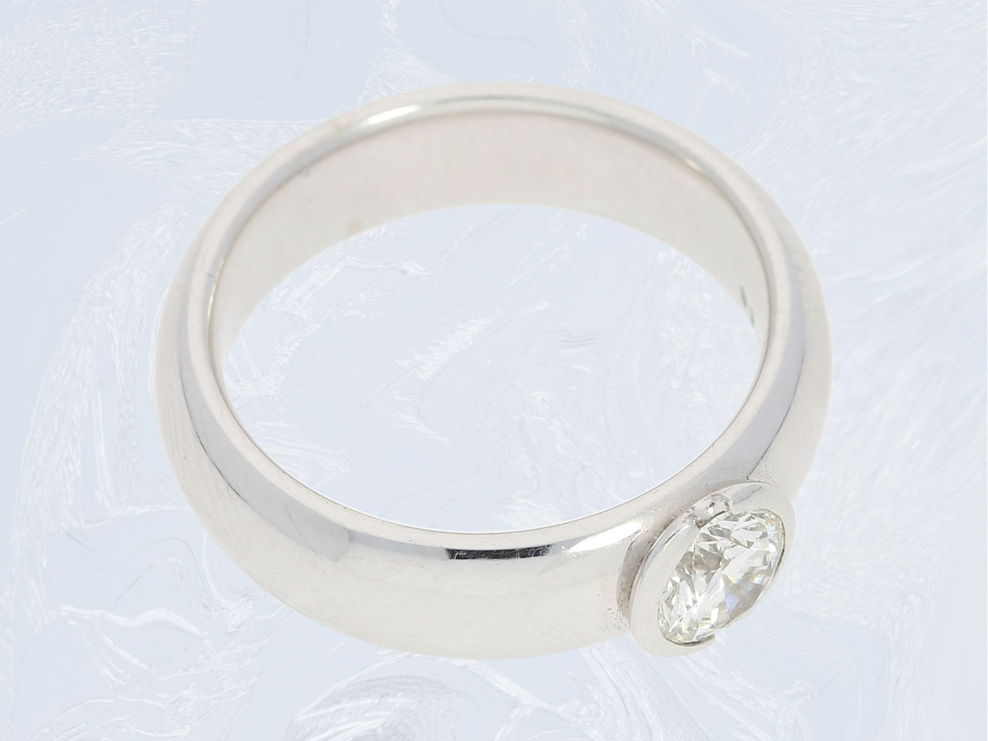 Ring: hochwertiger moderner Brillant-Bandring, 14K Weißgold, neuwertig und ungetragenCa. Ø17mm, - Bild 2 aus 2