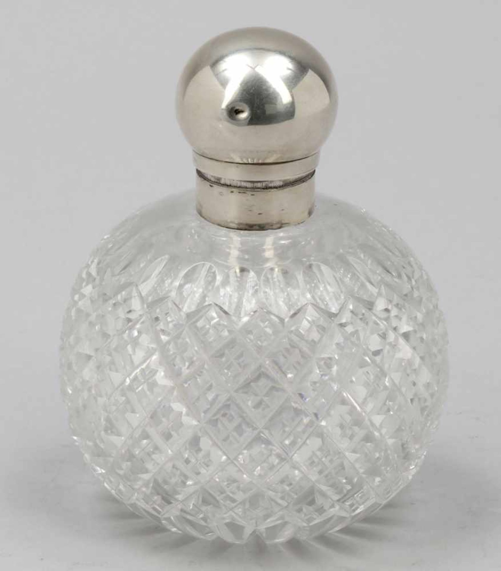 FlakonLondon/England, um 1894/95. 925er Silber. Glas. Punzen: Herst.-Marke, Stadt- und