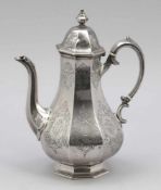 Kaffeekanne / Coffee potLondon/England, um 1858/1859. 925er Silber. Punzen: Herst.-Marken, Stadt-