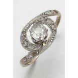 Diamantring750er GG, gestemp. 1 Diamant im Altschliff ca. 0,4 ct (p2). Ringgr. 52. 4 Diamantrosen