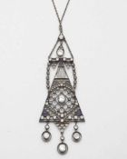 Außergewöhnlicher DiamantanhängerAn antique russian diamond pendant with sapphires Russland, um