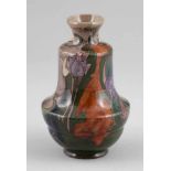 Jugendstil Vase mit enger ÖffnungPlateelbakkerij Zuid-Holland, Gouda um 1898. - Tulpen - Keramik,