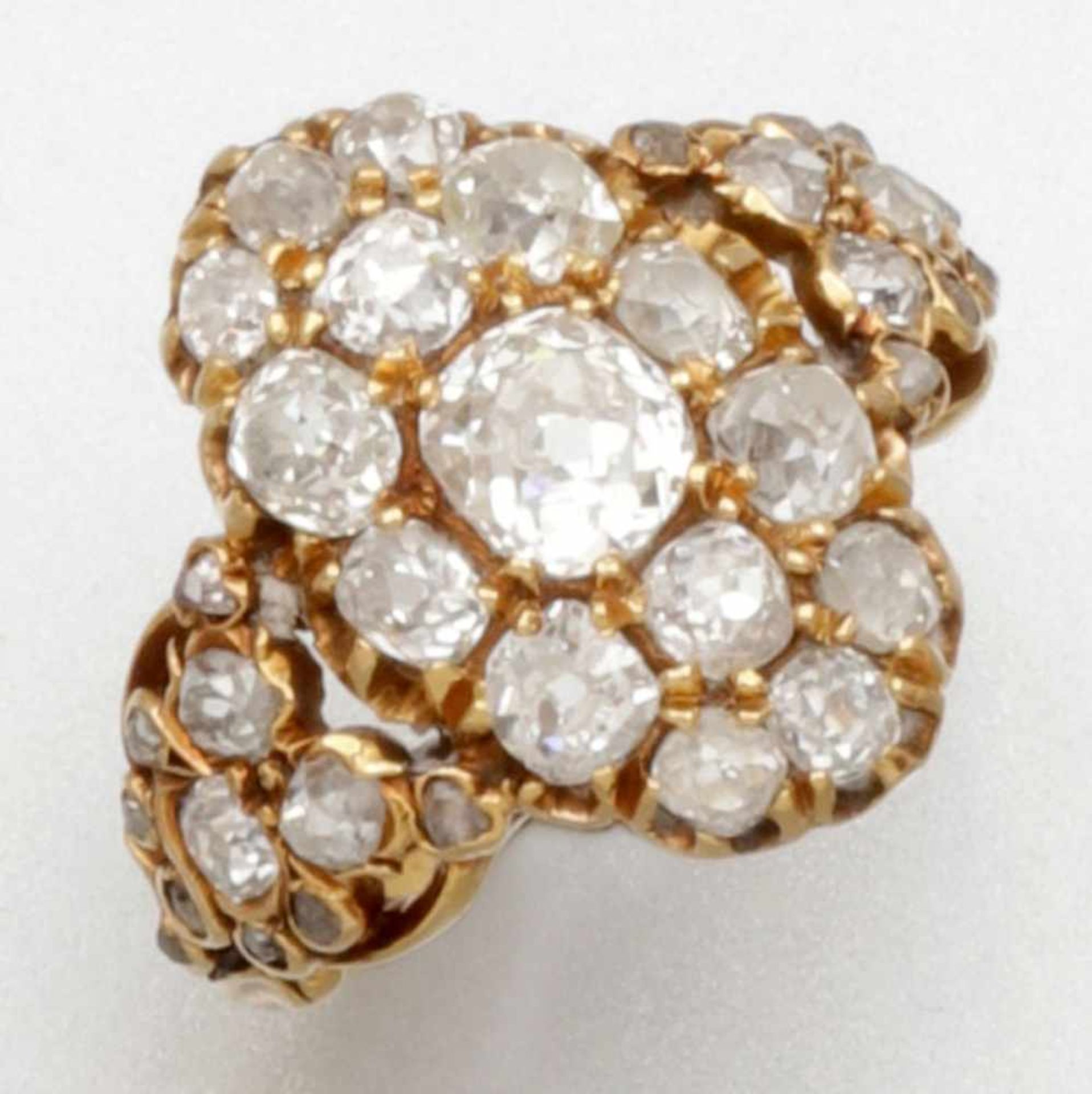 Antiker Diamant-RingEngland um 1840. 750/- Gelbgold, ungestemp. Gewicht: 4,6g. Div. Diamanten im