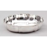 Schale925er Silber. Punzen: Herst.-Marke, 925. D. 12,5 cm. Gew.: 101 g.