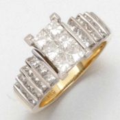 Diamant-Ring585/- Gelbgold und Weißgold, gestempelt. Gewicht: ca. 7,2g. 6 Diamanten im Carrée-
