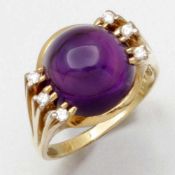 Amethyst-Ring750/- Gelbgold, gestempelt. Gewicht: 8,8g. 1 Amethyst im Cabochon-Schliff ca. 10ct. 6