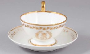 Obertasse mit gekröntem Monogramm LP (König der Franzosen Louis Philippe 1773-1850) undUntertasse