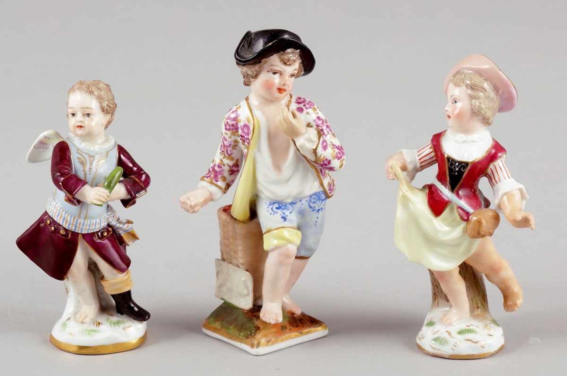 Putto mit Gurke - Monatsfigur Juli, Löwe - TänzerinKönigliche und Staatliche Porzellan Manufaktur,