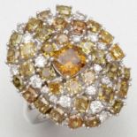 Olivgelber Fancy-Diamantring750/- Weißgold, gestempelt. Gewicht: 9,7g. 1 Diamant (Zentrum) im