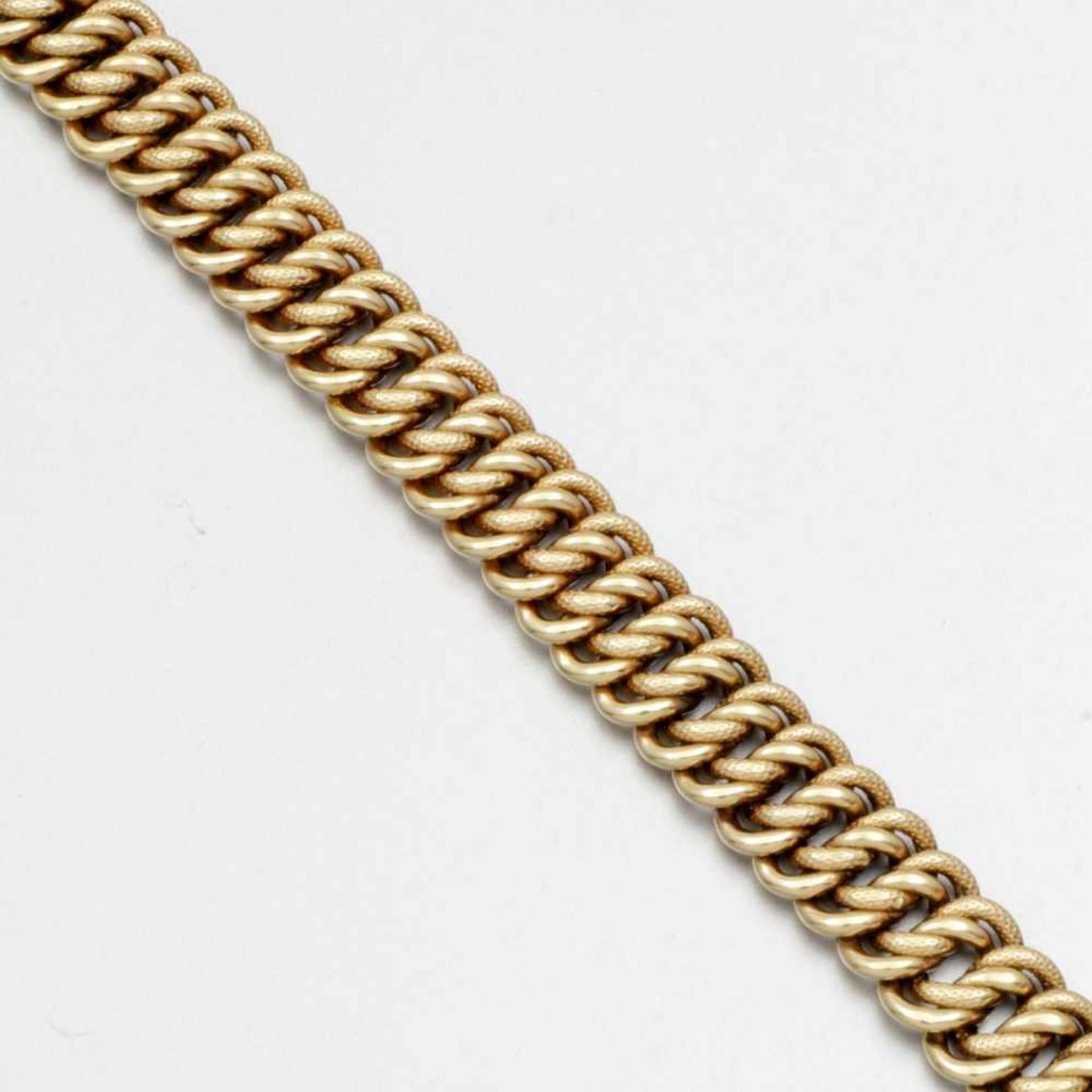 Gold-Armband in Achterpanzer-Gliederung585/- Gelbgold, gestempelt. Gewicht: 20g. L. 19,4cm. B. 1,