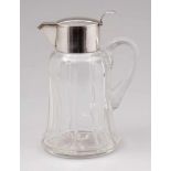 Art Deco KaraffeAdolf Mogler/Heilbronn, um 1920. 800er Silber. Glas. Punzen: Herst.-Marke, 800,