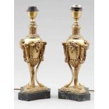 Paar Lampenfüße im Empire-StilFrankreich. Bronze. Marmor. H. 42,5 cm.
