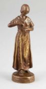 Peter Tereszczuk1875 Wybudow - 1963 Wien - Junge Frau mit Schmetterling - Bronze. Goldbraun