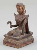 Sitzender AdorantThailand, Bangkok Periode. Bronze. Vergoldet. H. 14,5 cm. Mönch mit königlichem