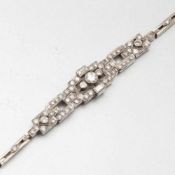 Dekoratives Diamant-Armband des Art DécosUm 1915. Platin, ungestempelt. Gewicht: 12,7g. 2