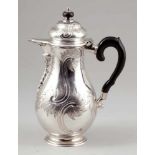 Seltene Rokoko KaffeekanneChristian Ludwig Pintsch I/Berlin um 1770. Silber. Punzen: Herst.-Marke,