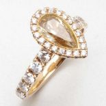 Solitär-Ring mit Diamant-Tropfen750/- Roségold, gestempelt. Gewicht: 3,9g. 1 Diamant in