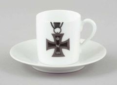 Ober- und UntertassePhilipp Rosenthal & Co., Selb 1914. - Eisernes Kreuz 1914 - Porzellan, weiß,