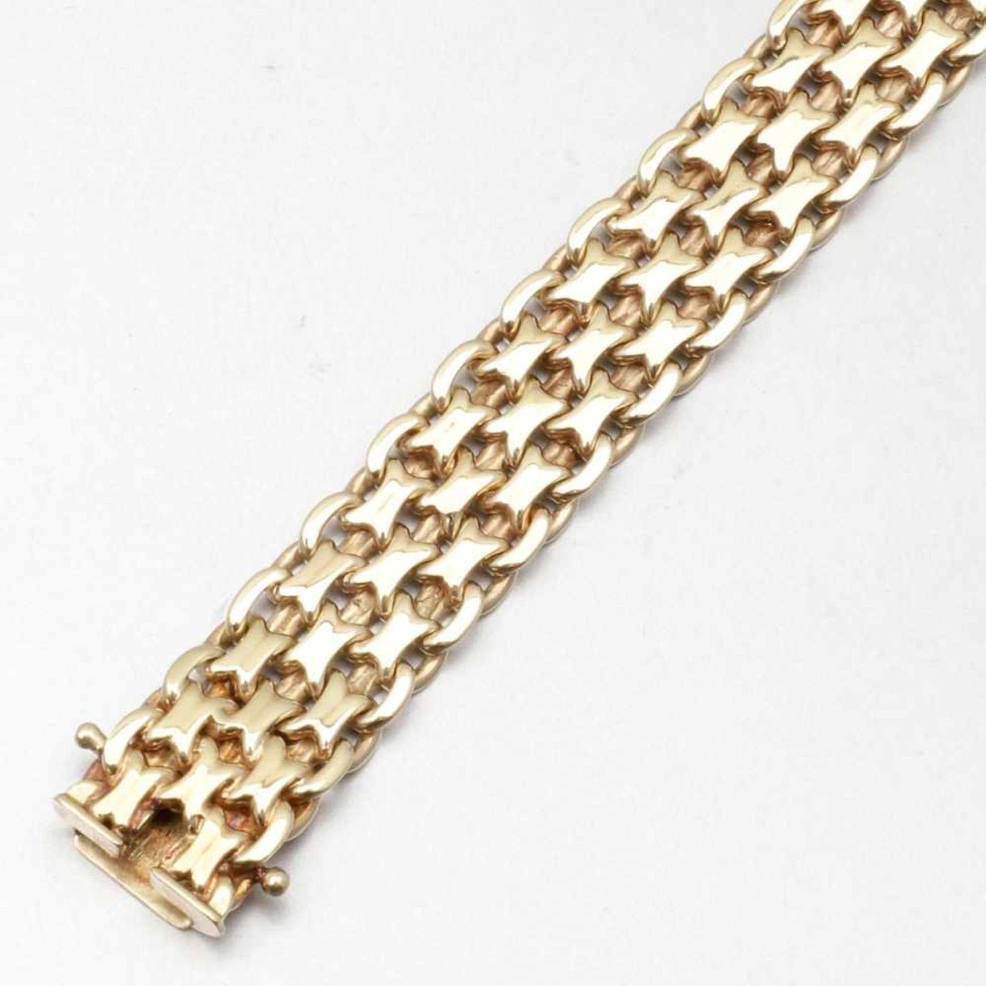 Goldenes Gliederarmband585/- Gelbgold, gestempelt. Gewicht: 39g. L. 18cm. B. 1,2cm. Kastenschließe