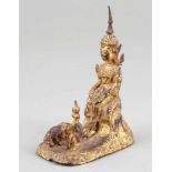 BuddhaThailand, Bangkok Periode - "Ratanakosin-Stil " - Bronze. Vergoldet. H. 17 cm. Eine Legende