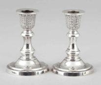 Paar TafelleuchterThailand. 925er Silber. Punzen: Herst.-Marke, Sterling. H. 12 cm. Gew.: 648 g (