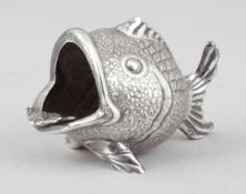 Aschenbecher als FischThailand. 925er Silber. Punzen: Herst.-Marke, Sterling. 8 x 13 x 8 cm. Gew.: