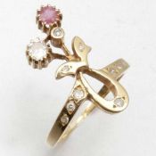 Ring mit Diamant und Rubin als Blumenstrauß585/- Gelbgold, ungestempelt, geprüft. Gewicht: 3,5g. 1