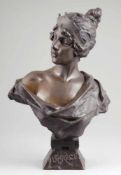 Emmanuel Villanis1858 Lille - 1914 Paris - "Lucrèce" - Bronze. Schwarzbraun patiniert. H. 54,2 cm.
