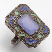 Art Déco Ring mit Email und ChalcedonTheodor Fahrner/Gustav Braendle, Pforzheim. Um 1928. 935/-