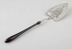 Empire HeberUm 1810. 750er Silber. Punzen: Herst.-Marke, 12. L. 38,5 cm. Gew.: 80 g.