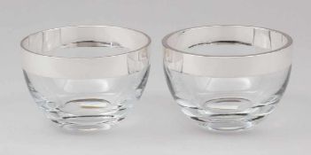 Paar Schalen / BowlSilber. Glas. H. 8,5 cm. D. 13,2 cm. Der Glaskorpus ist mit einer Silberschicht
