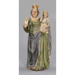 Bildschnitzer wohl des 17./18. Jahrhunderts- Stehende Madonna mit Kind - Holz. Polychrom gefasst. H.