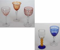 3 unterschiedliche Kelchgläser und 1 Likörglas und 1 WeinglasJugendstil, um 1900 u.a. Fuß und Schaft