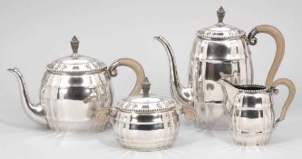 Art Déco Kaffee- und Teeservice833er Silber. Punzen: Herst.-Marke, 833. Gew.: 1686 g. 1