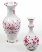 2 unterschiedliche VasenStaatliche Porzellan Manufaktur, Meissen 1952 und 1970. - Indisch reich -