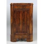 Biedermeier-Eckschrank / CupboardNorddeutschland, um 1820. Mahagoni. 147 x 92 x 51 cm. Rest.bed.