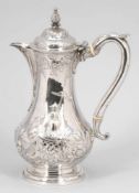 Kaffeekanne / Coffee PotLondon/England, um 1761/62. 925er Silber. Punzen: Herst.-Marke, Stadt- und