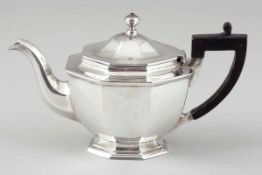 Teekanne / Tea potGoldsmiths & Silversmiths Co Ldt/London/England, um 1928/29. 925er Silber. Punzen: